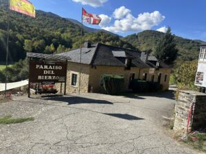 Day 6(23): Villafranca del Bierzo to Laguna de Castilla Img 5850 300x225